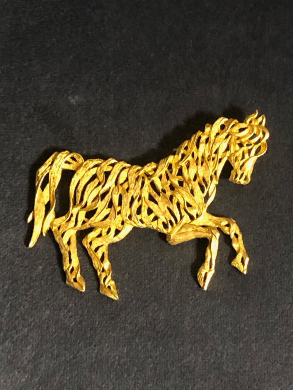 Vintage 1988 JJ Jonette Abstract Gold Tone Open Work Horse Equestrian Brooch Pin